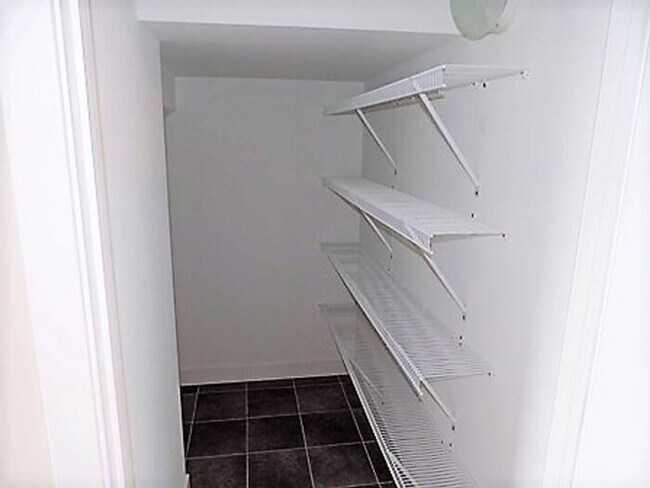 Building Photo - $2,000 | 3 Bedroom, 3 Bathroom Townhome | Pet Friendly | Available for August 1st, 2026 Move In!