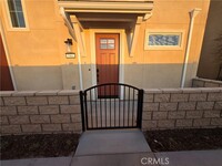 Building Photo - 5961 Huntington Dr