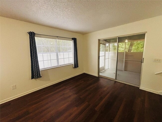 Building Photo - 1023 NE 2nd St