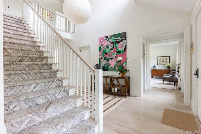 Building Photo - 571 Pauls Ln