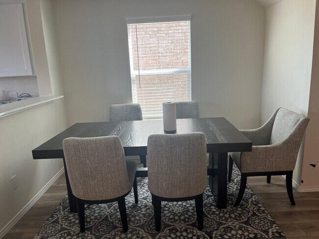 Building Photo - 326 Lake Erie Dr