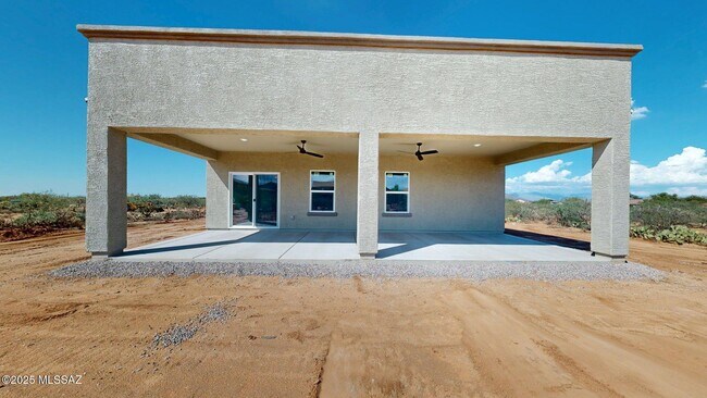 Building Photo - 7095 W Los Reales Rd
