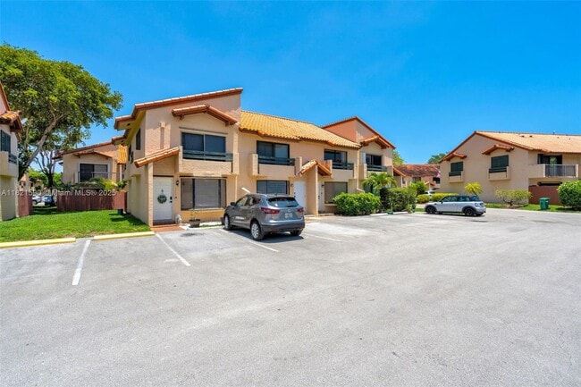 Building Photo - 10202 SW 77th Ct