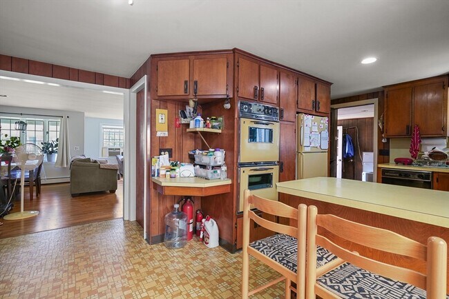 Building Photo - 26 Melanie Cir