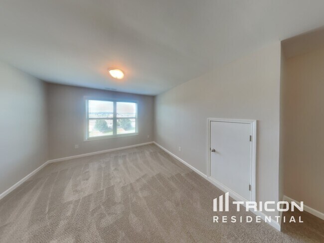 Building Photo - 3380 Baylor Cir