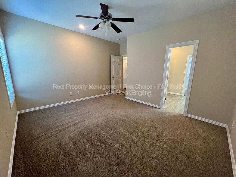 Building Photo - 9921 Landry Dr