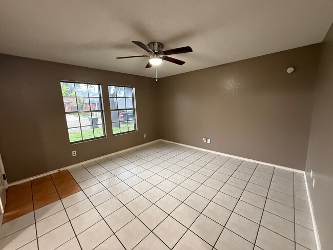Building Photo - 3717 Bluebird Ave