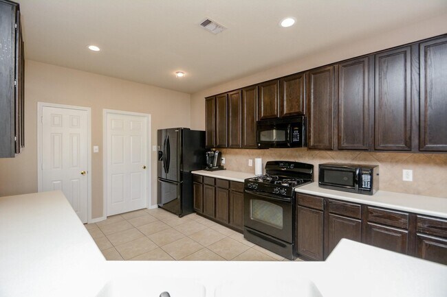 Building Photo - 9947 Valance Way