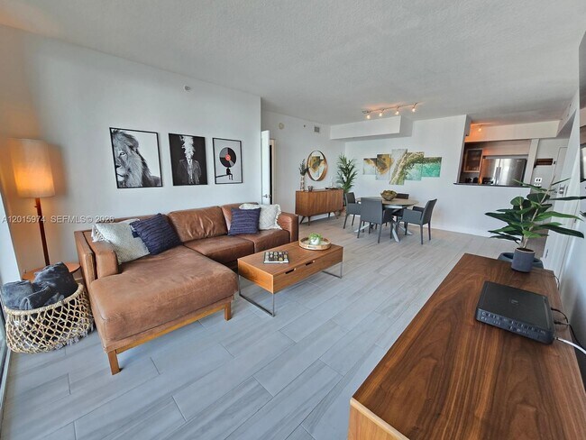 Building Photo - 325 S Biscayne Blvd