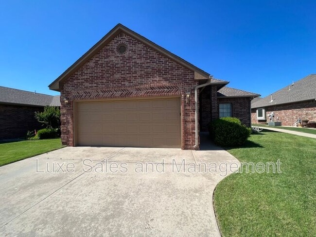 Building Photo - 509 SW 124th Pl