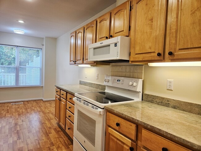 Building Photo - 602 Mockingbird Way