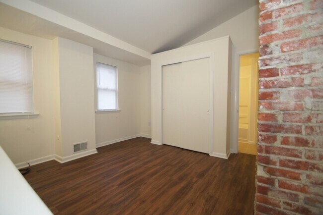 Building Photo - 790 S 2nd St