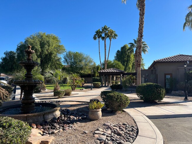 Building Photo - 3 BEDROOM IN LA QUINTA!