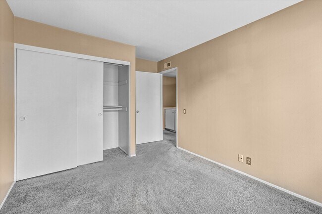 Building Photo - $500 Move In Special! 3 BD, 2.5 BA Townhome At The Groves In Carmel Valley-Del Mar