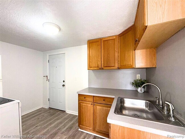 Building Photo - 29222 Grand River Ave