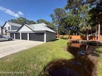 Building Photo - 9020 York Ln