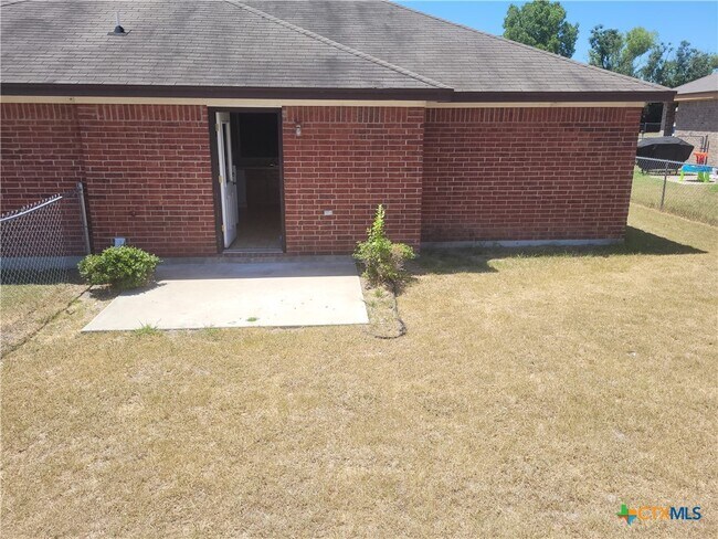 Building Photo - 306 Janelle Dr