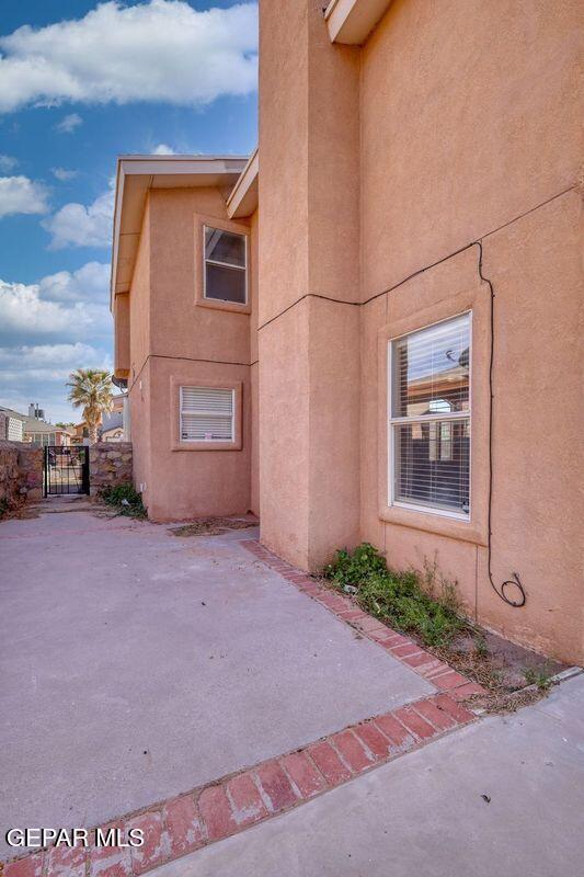 Building Photo - 12209 Chato Villa Dr