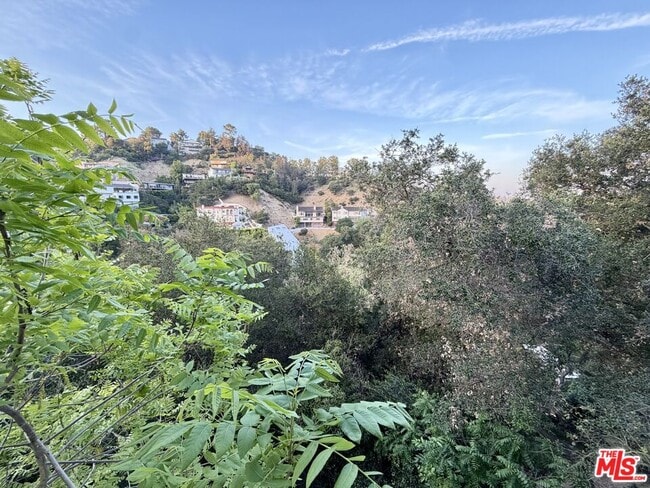 Building Photo - 8743 Hollywood Hills Rd