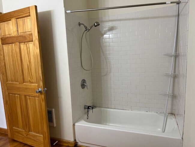 Building Photo - 325 Lafayette St