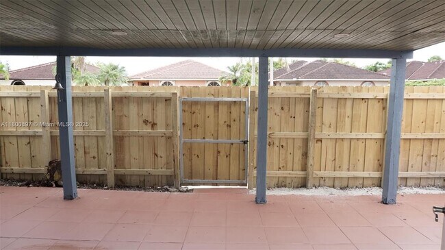 Building Photo - 4909 SW 144th Ct