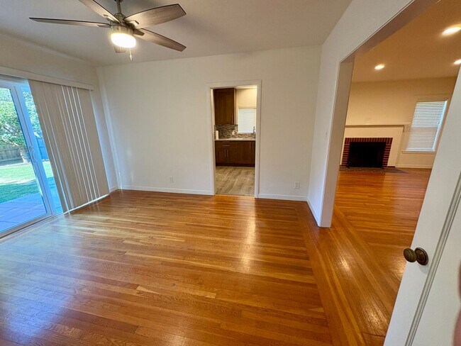 Building Photo - Updated and Stunning 2bed/1bath home in Mi...