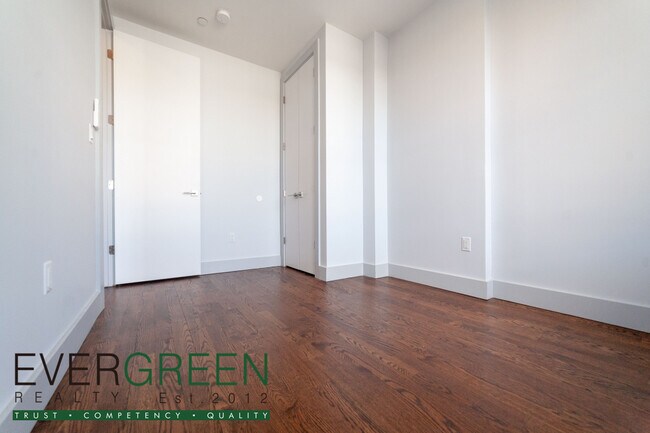 Building Photo - 311 Woodbine St