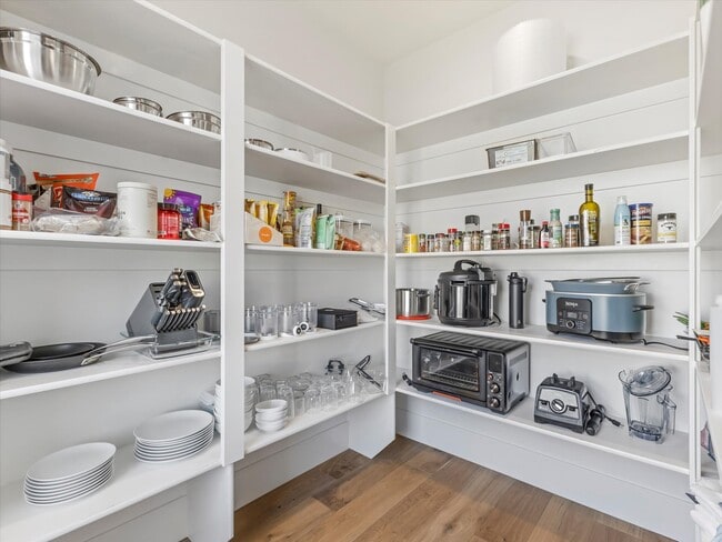 Building Photo - 296 E 230 N