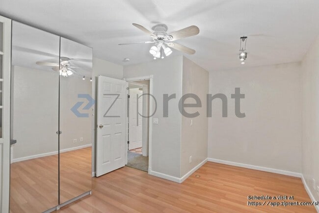 Building Photo - 920 Belmont Way