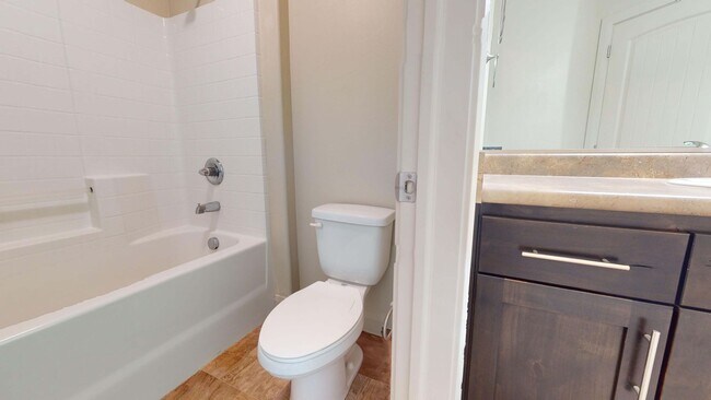 Building Photo - 3 Bedroom Cedar Bend Townhome