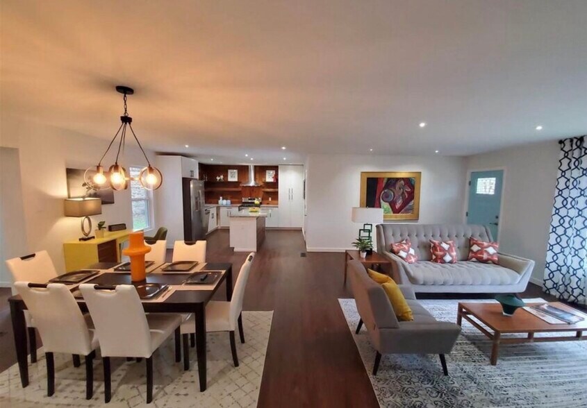 Building Photo - 565 Lakeland Dr