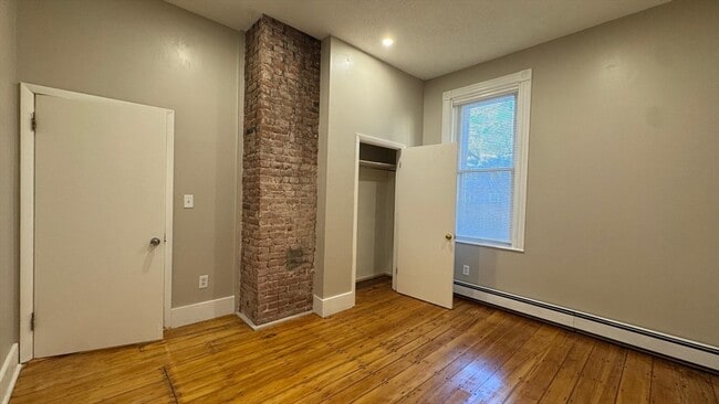 Building Photo - 62 River St