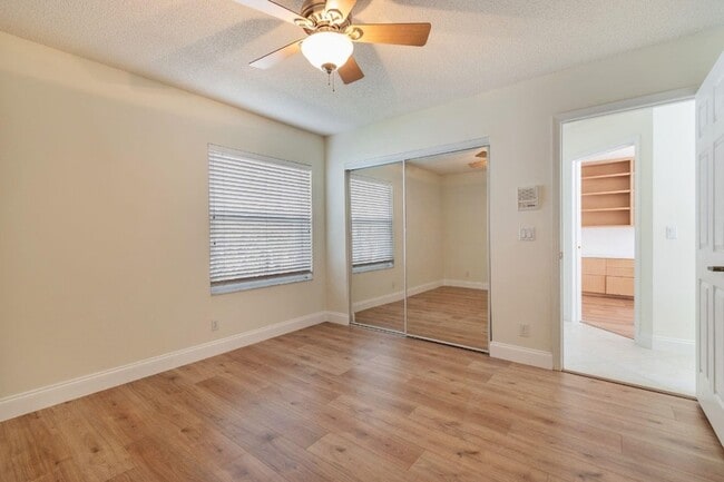 Building Photo - 474 Stonemont Dr