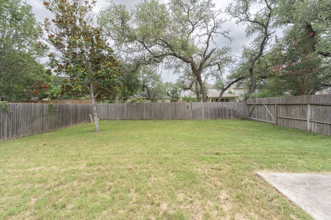 Building Photo - 3926 Privet Pl
