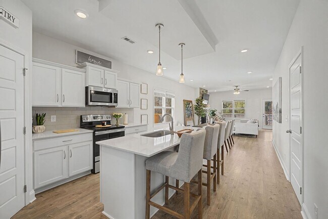 Building Photo - 2138 Ireland Wy