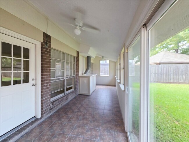 Building Photo - 10306 Jockey Club Dr