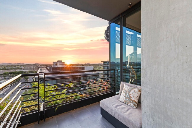 Building Photo - 7180 E Kierland Blvd