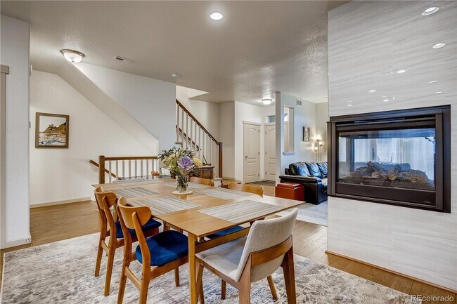 Building Photo - Gorgeous Townhouse in Breathtaking Solterr...