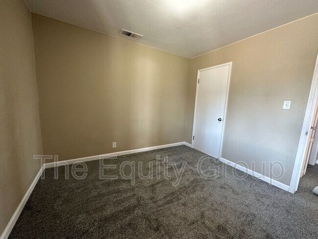 Building Photo - 600 N Dickran Dr