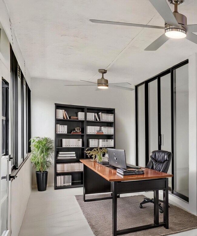 Building Photo - 6420 Boca Del Mar Dr