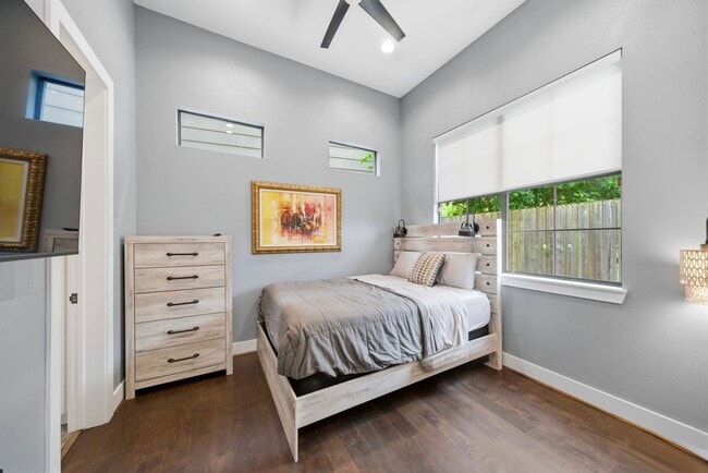 Building Photo - 4306 Center St