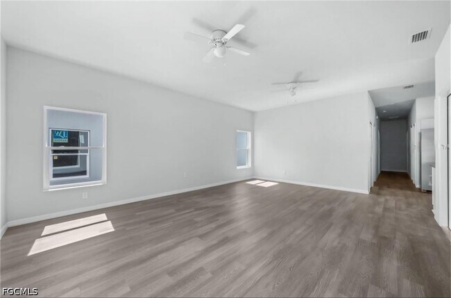 Building Photo - 1483 Las Villas Blvd