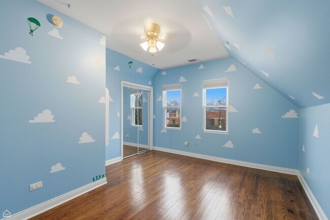 Building Photo - 4151 W Fullerton Ave