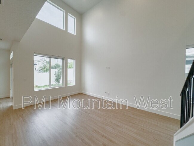 Building Photo - 331 S 680 W