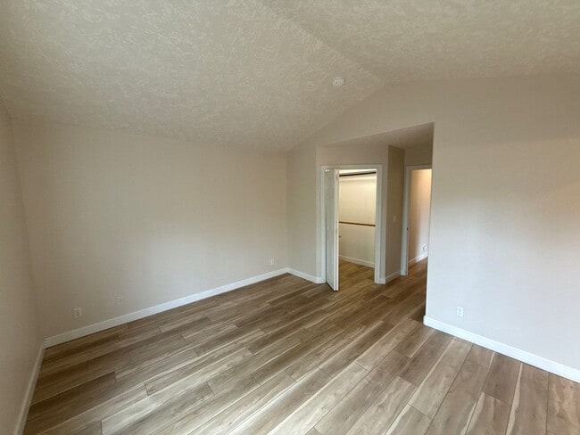 Building Photo - 5512 Murray St SE