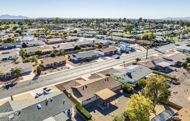 Building Photo - 10602 W Cumberland Dr