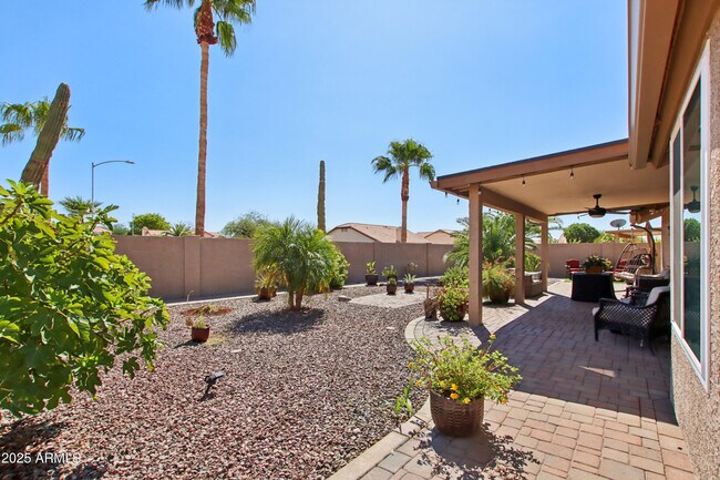 Building Photo - 20657 N Ventana Dr W