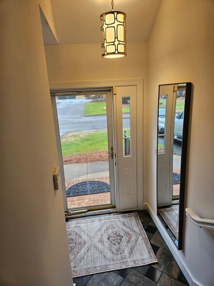 Building Photo - 2013 Clearfield Ln