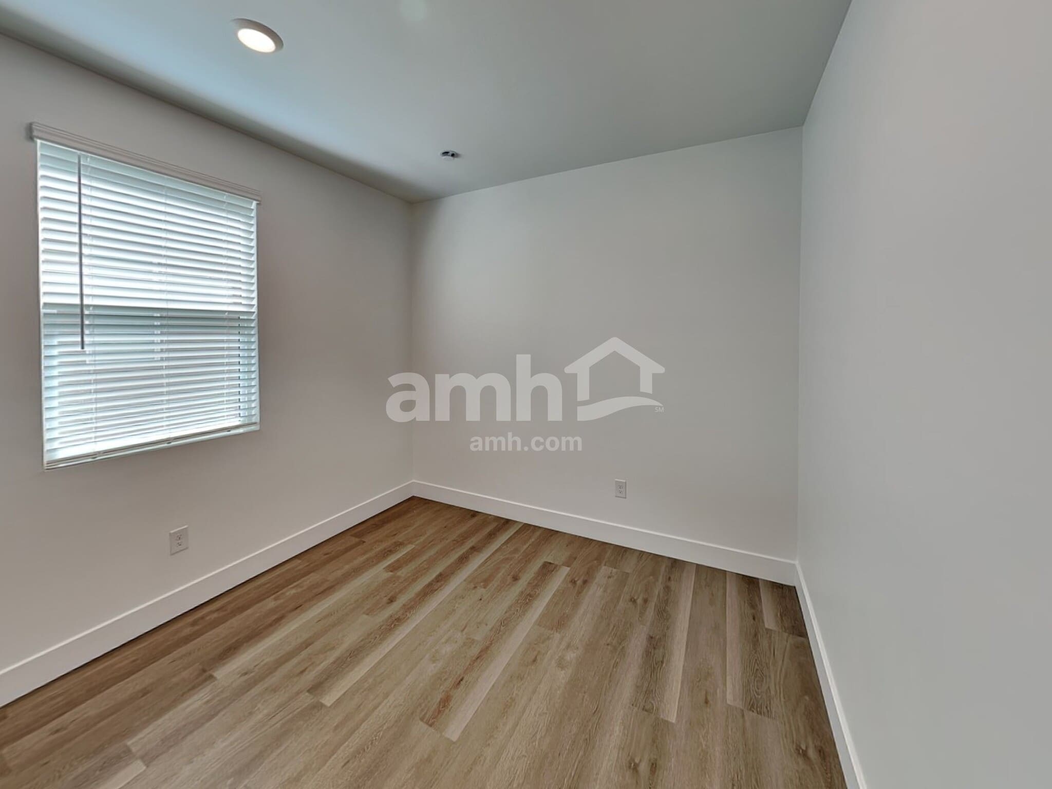 Building Photo - 9611 Harkes Dr