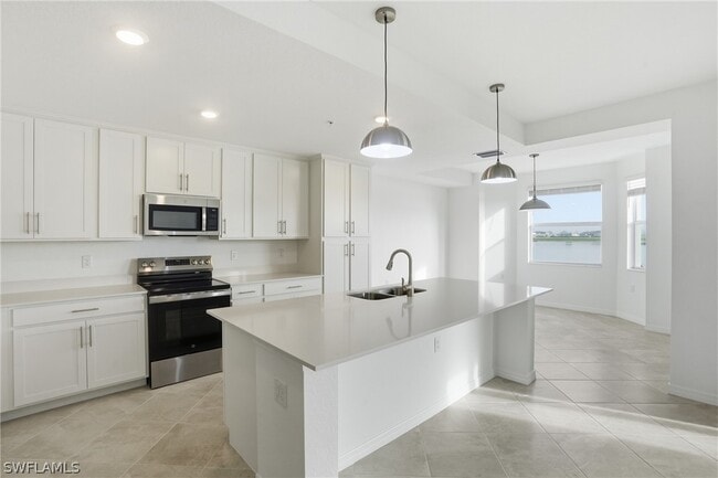 Building Photo - 15375 Grn Acrs Ave